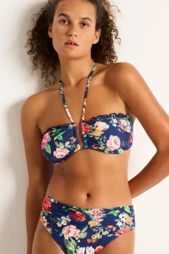 Gina up to a DD/E Coral Edge Bandeau
